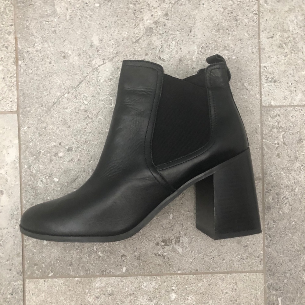 LIKE NEW BP black leather heeled booties